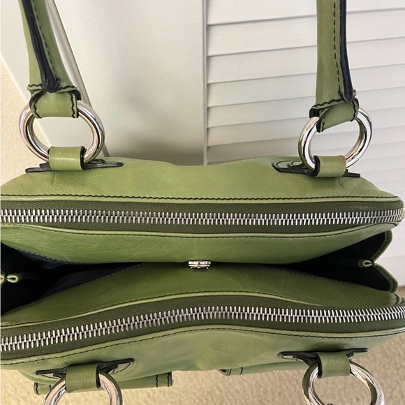 CLOSET CLOSEOUT Marc Jacobs, green handbag, tote, carryall. Multi sectional. - Picture 4 of 6